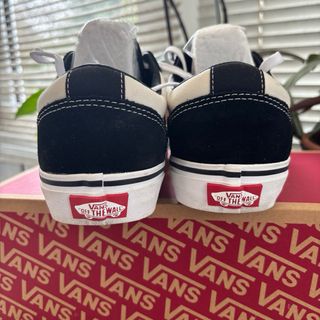 Zapatillas Vans Talla 39 Negras y Blancas