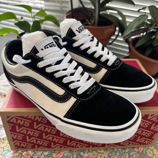 Zapatillas Vans Talla 39 Negras y Blancas