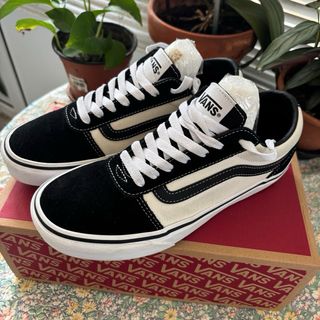 Zapatillas Vans Talla 39 Negras y Blancas