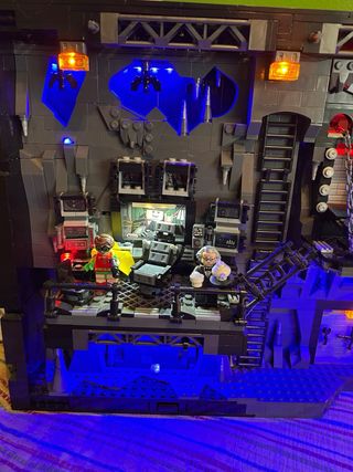 Batcueva de lego con set de luz