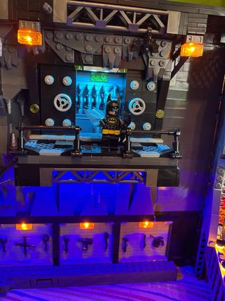 Batcueva de lego con set de luz