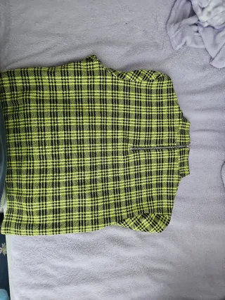 Camiseta manga larga de cuadros verdes y negros