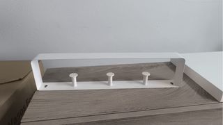 Perchero de pared blanco