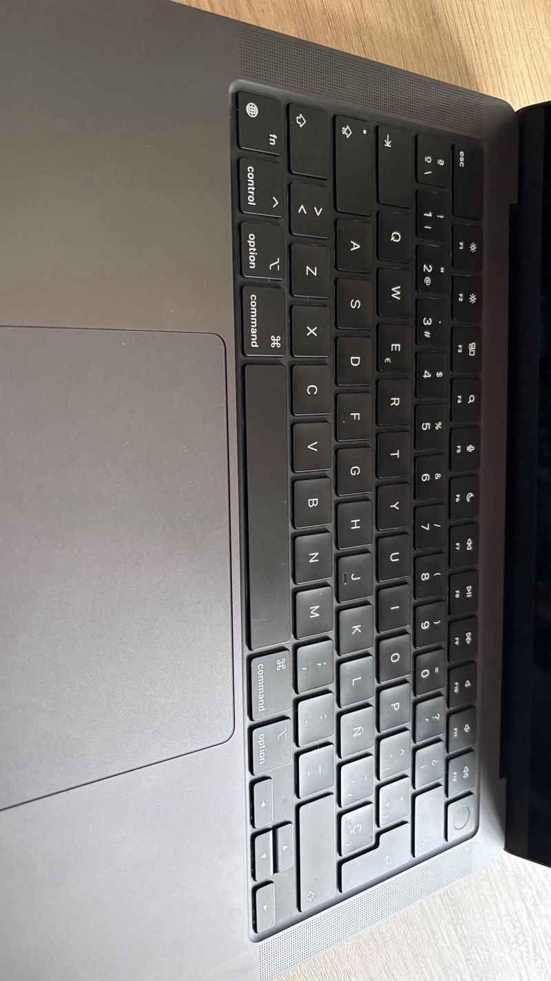 MacBook Pro 14 Space Gray afbeelding 3
