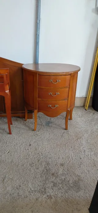 Consola de madera de nogal