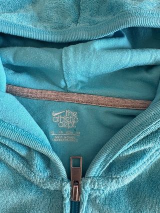 top Nike y2k con capucha y manga corta