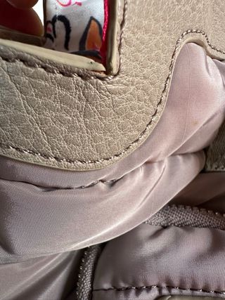 Mochila Desigual rosa y beige acolchada