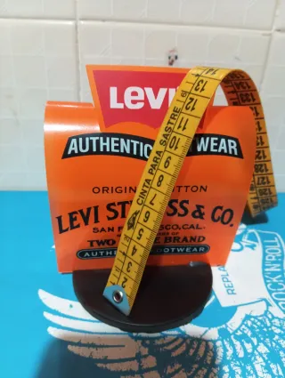 Expositor Levi's Authentic Footwear