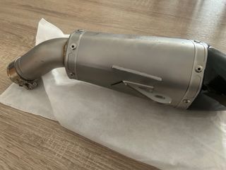 Escape de moto carbono