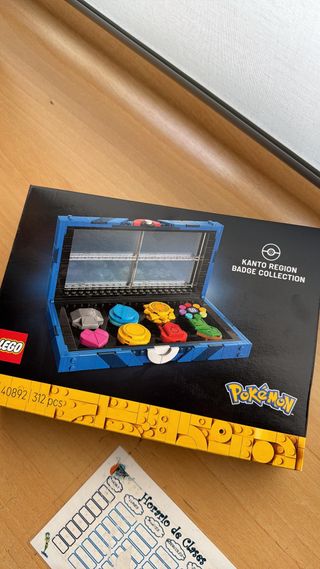 LEGO Kanto Region Badge Collection 40892