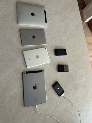 Lote Apple: iPad, iPod Classic, iPhone