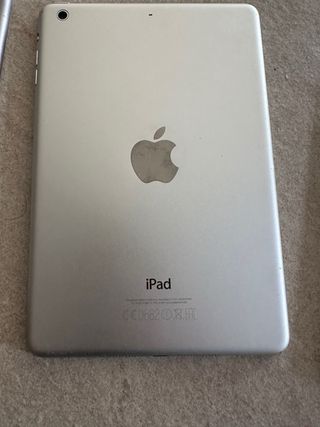 Lote Apple: iPad, iPod Classic, iPhone