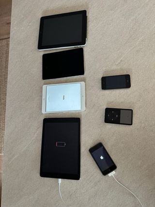 Lote Apple: iPad, iPod Classic, iPhone