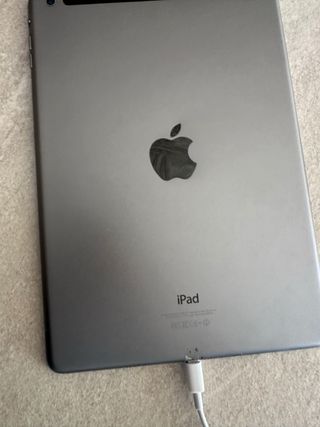Lote Apple: iPad, iPod Classic, iPhone