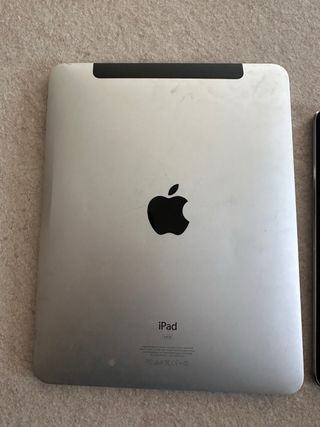 Lote Apple: iPad, iPod Classic, iPhone