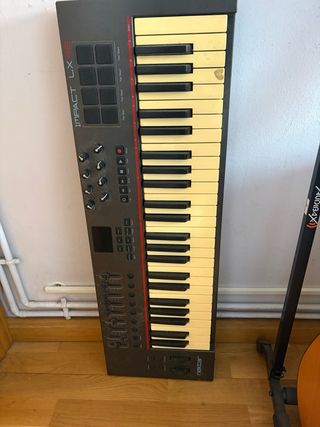 Teclado MIDI Nektar Impact LX49