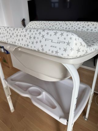 Cambiador Jané Flip con bañera