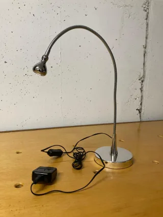 Lámpara de mesa flexible