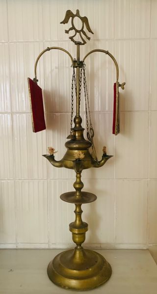 Candelabro antiguo de latón