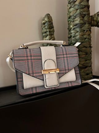 Bolso de mano cuadros blanco y multicolor