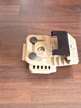 Linterna Surefire para casco