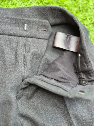 Traje Uniqlo Chaqueta y Pantalón Gris Talla M