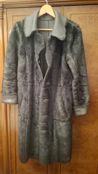 Abrigo reversible largo de piel