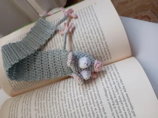 Segnalibro uncinetto Topolino schiacciato