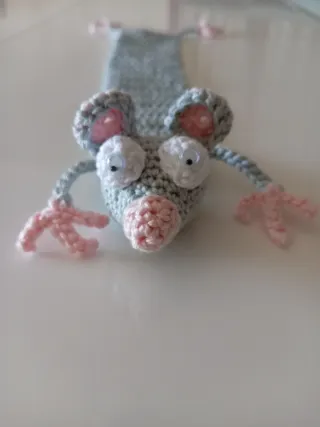 Segnalibro uncinetto Topolino schiacciato