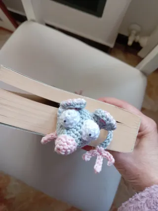 Segnalibro uncinetto Topolino schiacciato