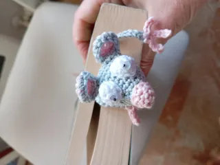 Segnalibro uncinetto Topolino schiacciato