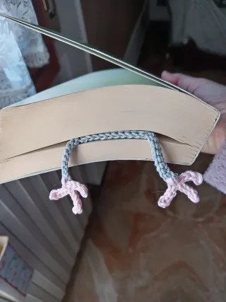 Segnalibro uncinetto Topolino schiacciato