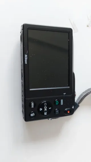 Cámara Nikon COOLPIX S2700