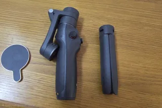 DJI Osmo 6 Gimbal con trípode estensibile