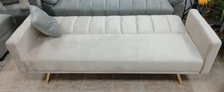 Sofá Cama Beige. 3 Plazas. ¡Cómodo y Económico!