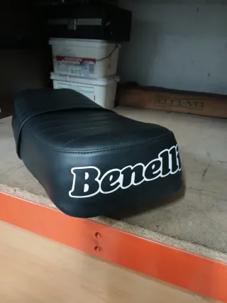 Asiento Benelli Sei Negro