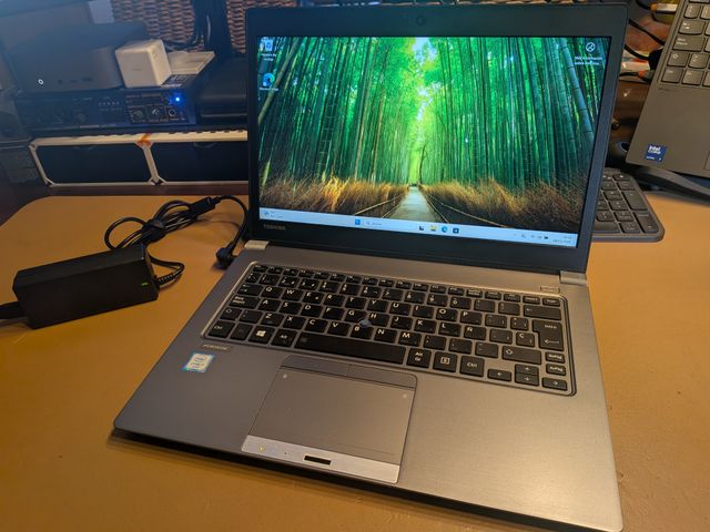 Toshiba Z30-C Intel Core i7-6500U 16GB RAM 512SSD