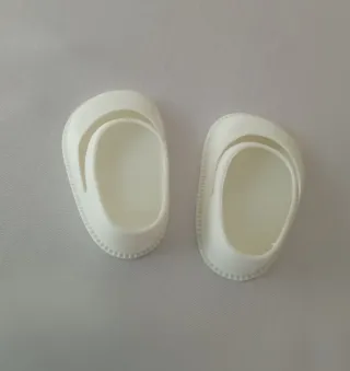 Zapatos antiguos holgados a Nancy. Leer medidas