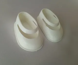 Zapatos antiguos holgados a Nancy. Leer medidas