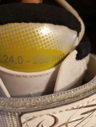 Botas de esquí Atomic y esquís carving