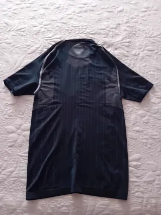 Camiseta deportiva Nike negra