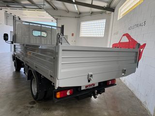 Nissan NT400 Cabstar caja abierta volquete 2021