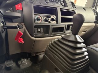 Nissan NT400 Cabstar caja abierta volquete 2021