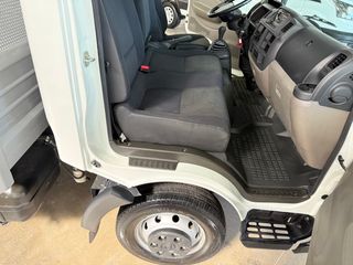 Nissan NT400 Cabstar caja abierta volquete 2021