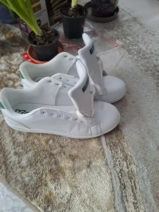 Zapatillas Kappa Blancas y Verdes