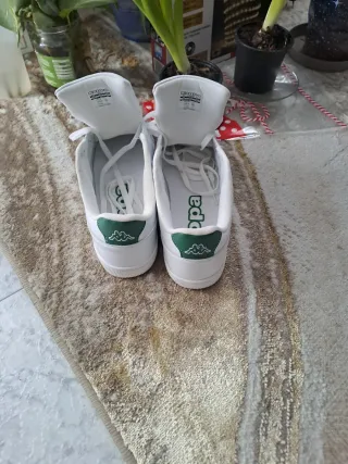 Zapatillas Kappa Blancas y Verdes