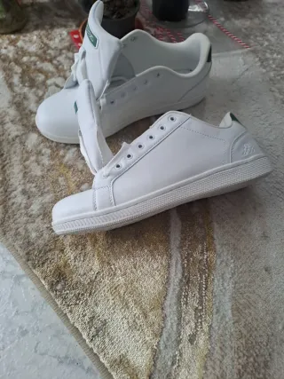 Zapatillas Kappa Blancas y Verdes