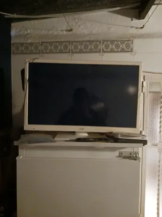 TV LOGIK 24 con DVD integrado