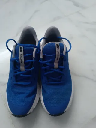 Zapatillas Nike Revolution Azul y Gris