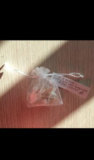 Collana/laccio portaocchiali handmade oro e bianch